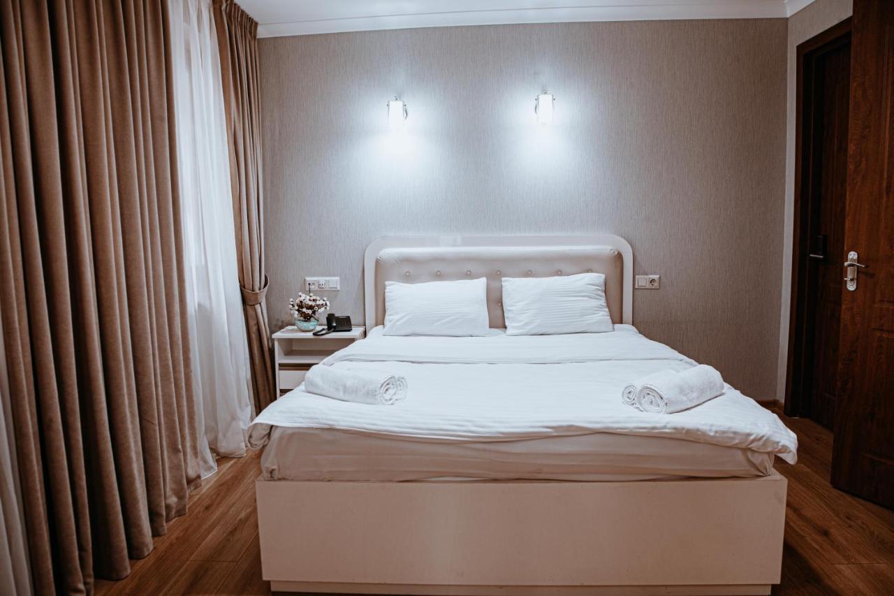 Sama Grand Hotel Tbilisi Esterno foto