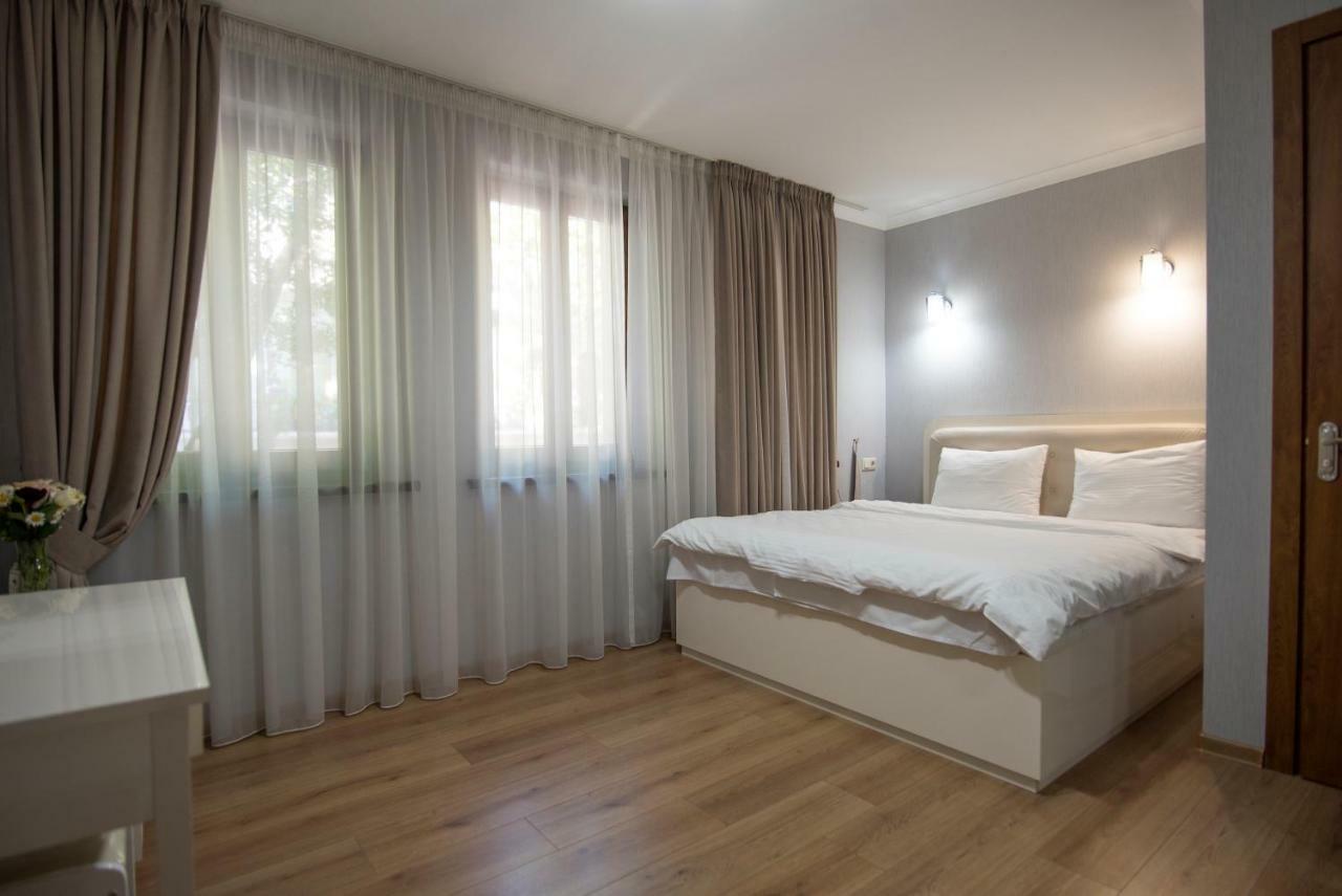 Sama Grand Hotel Tbilisi Esterno foto