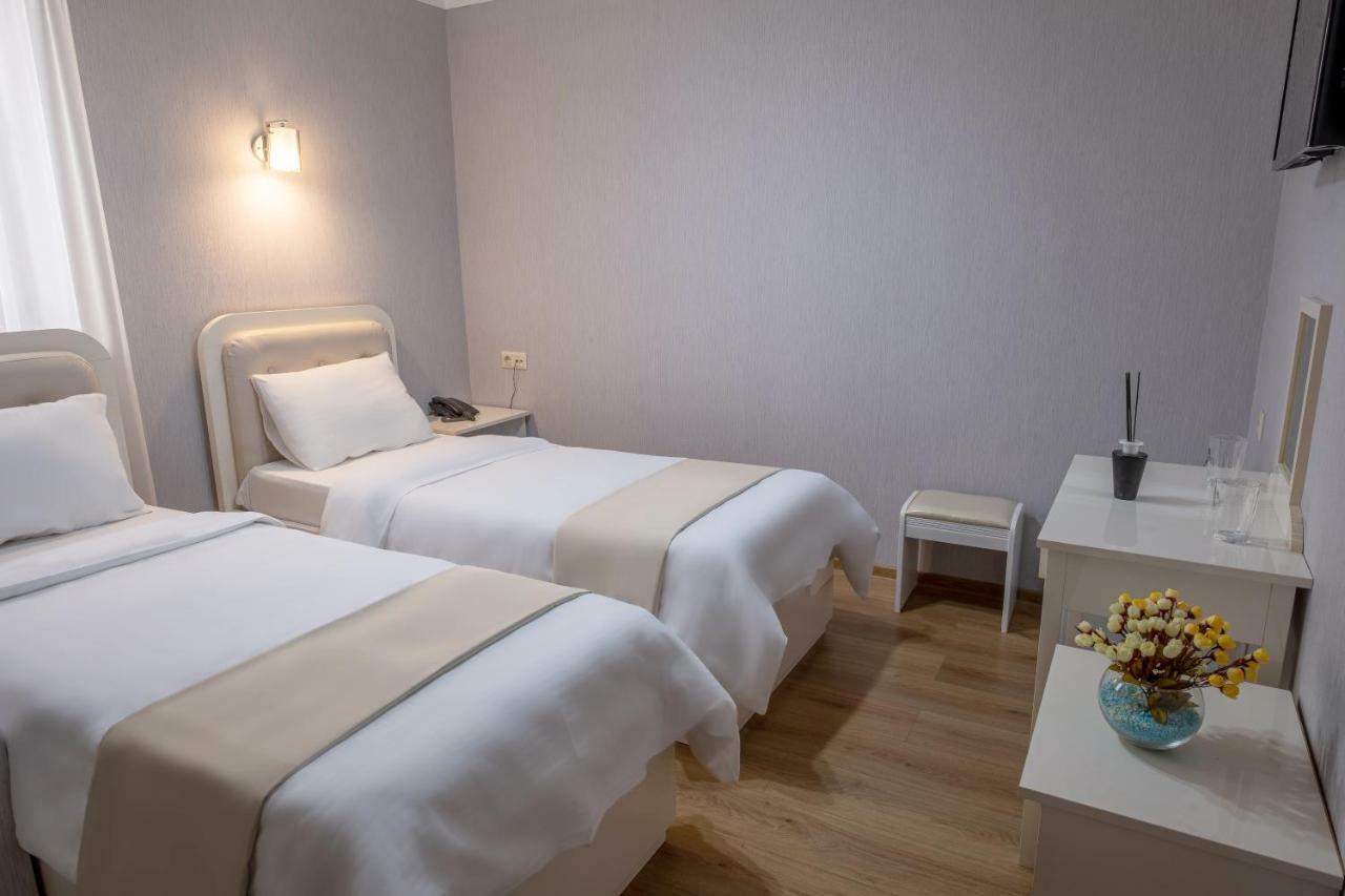 Sama Grand Hotel Tbilisi Esterno foto