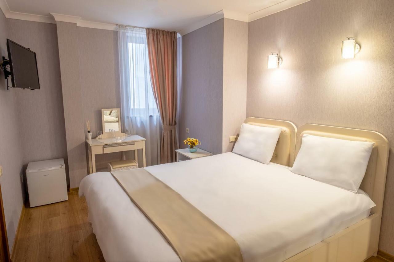 Sama Grand Hotel Tbilisi Esterno foto